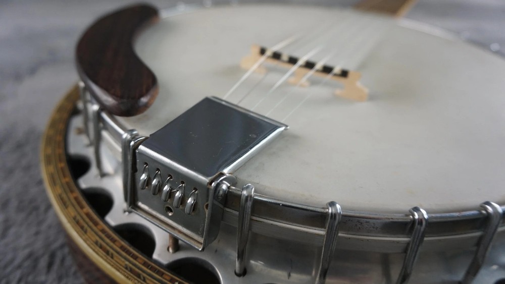 Pirles 5-String Closed Back Banjo w/ Hard Case