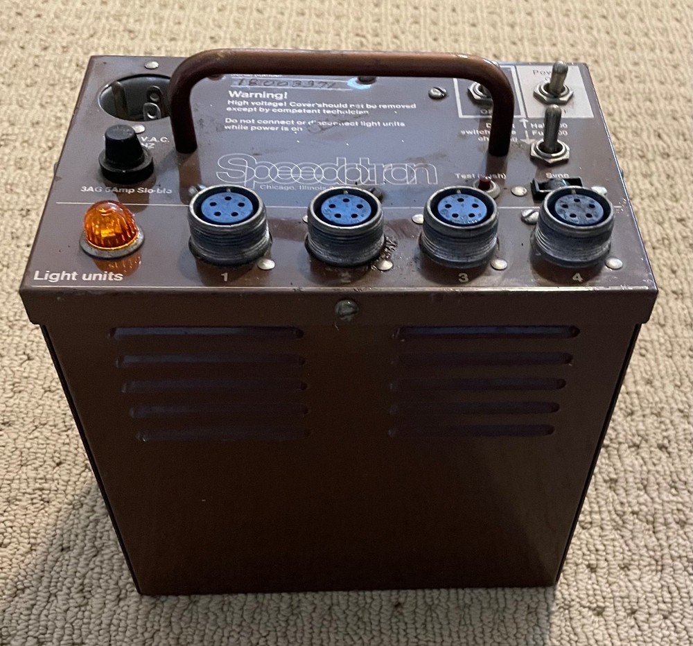 Speedotron Model D400 Photography Flash Power Supply Untested