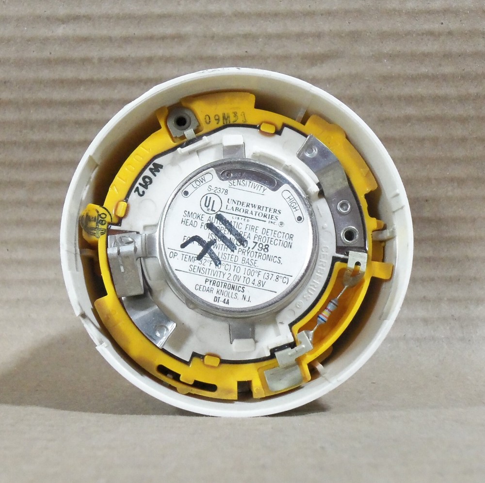 PYROTRONICS DI-4A SMOKE AUTOMATIC FIRE DETECTOR HEAD FOR OPEN AREA PROTECTION