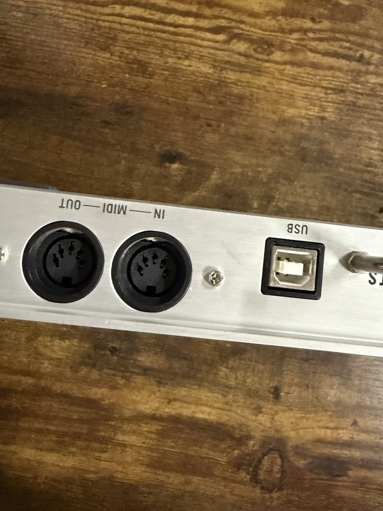 Native Instruments Kore 2 MIDI Controller USB Audio Interface NI KORE2