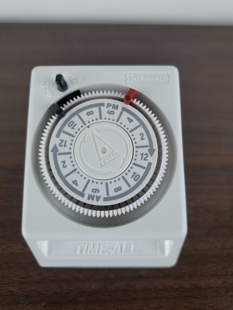 Intermatic 24 Hour Lamp & Appliance Timer 1 On/Off Setting SB111
