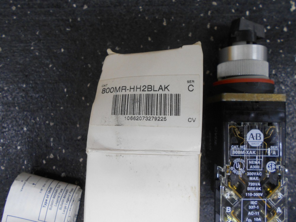ALLEN BRADLEY 800MR-HH2BLAK SMALL ROUND SELECTOR SWITCH UNIT SER C
