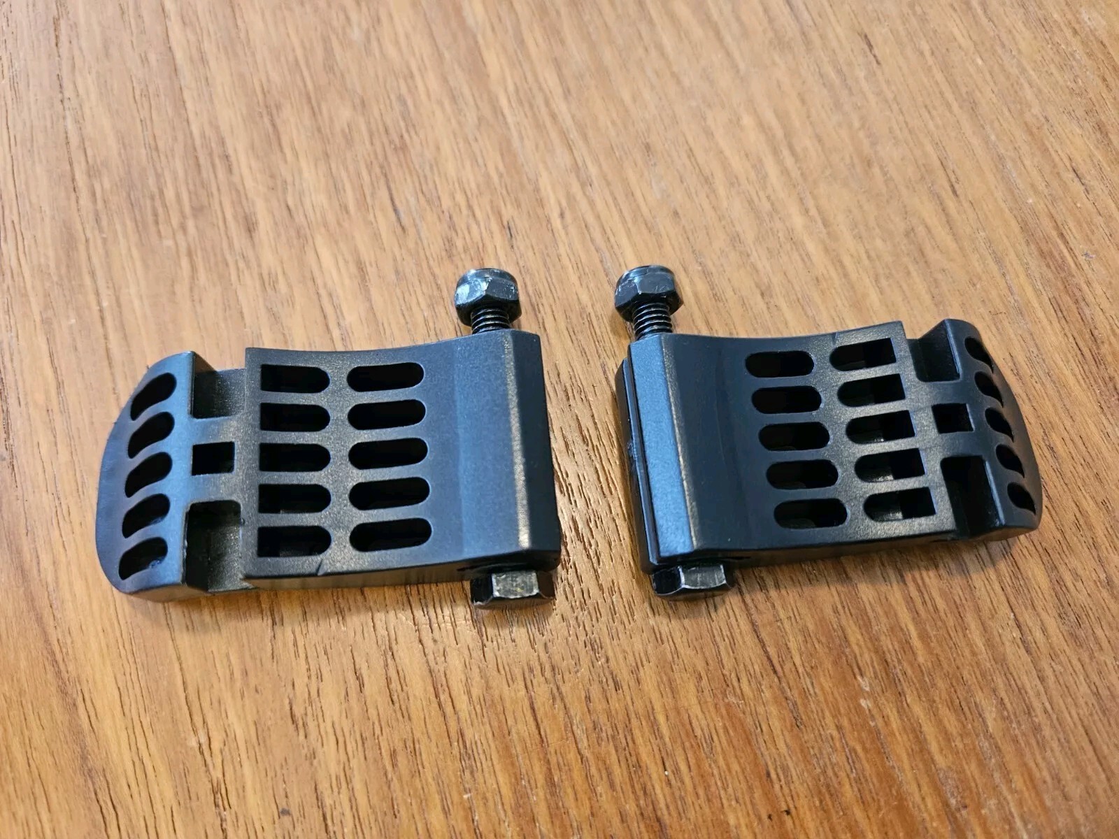 Teeter Hang Ups Inversion Table Replacement Part Latching Clips Pair