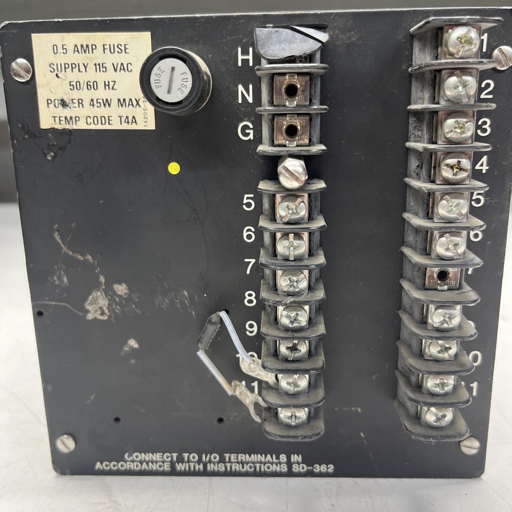 Moore Products 15847-66 Chart Recorder