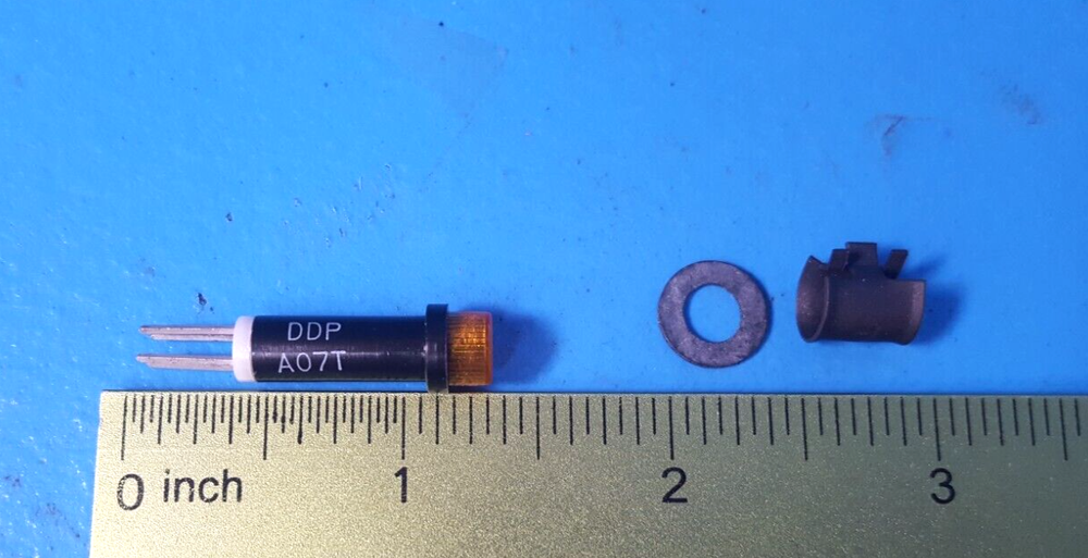 PANEL LOCK INDICATOR, DDP-A07T, Dialco/ Dialight