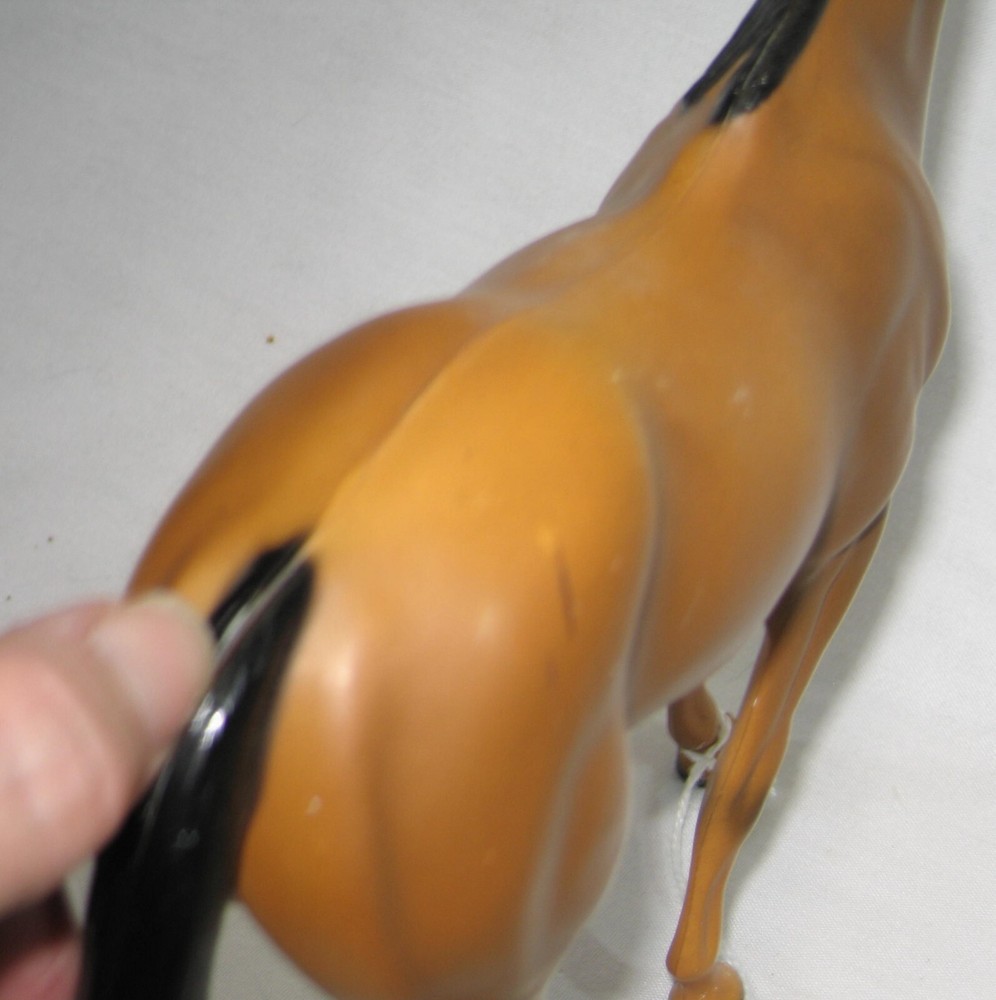 Hartland horse bay thoroughbred ISSUES
