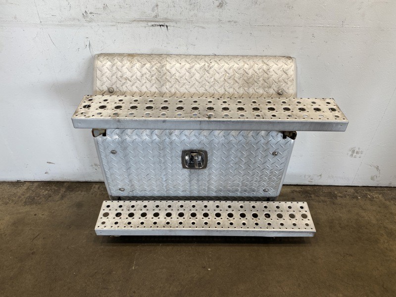 2018 Freightliner Cascadia 125 Battery Box Cover A0688241017 (683-10198)