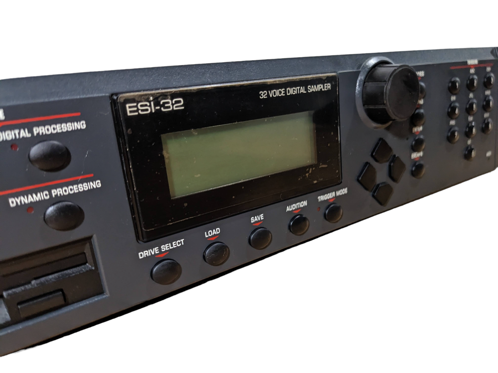 Powerful E-MU ESI-32 Rackmount 32-Voice Digital Sampler Pro Functionality