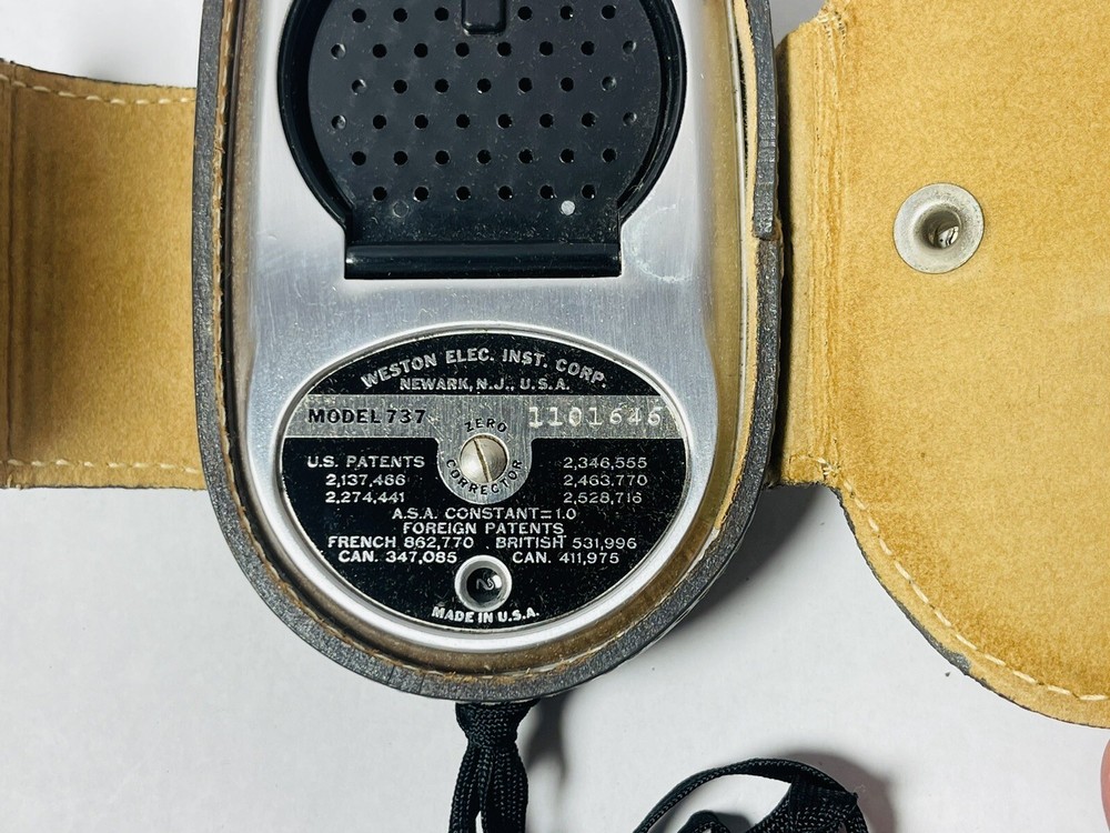 VINTAGE Master III Universal Light Exposure Meter Model 737 Original Case