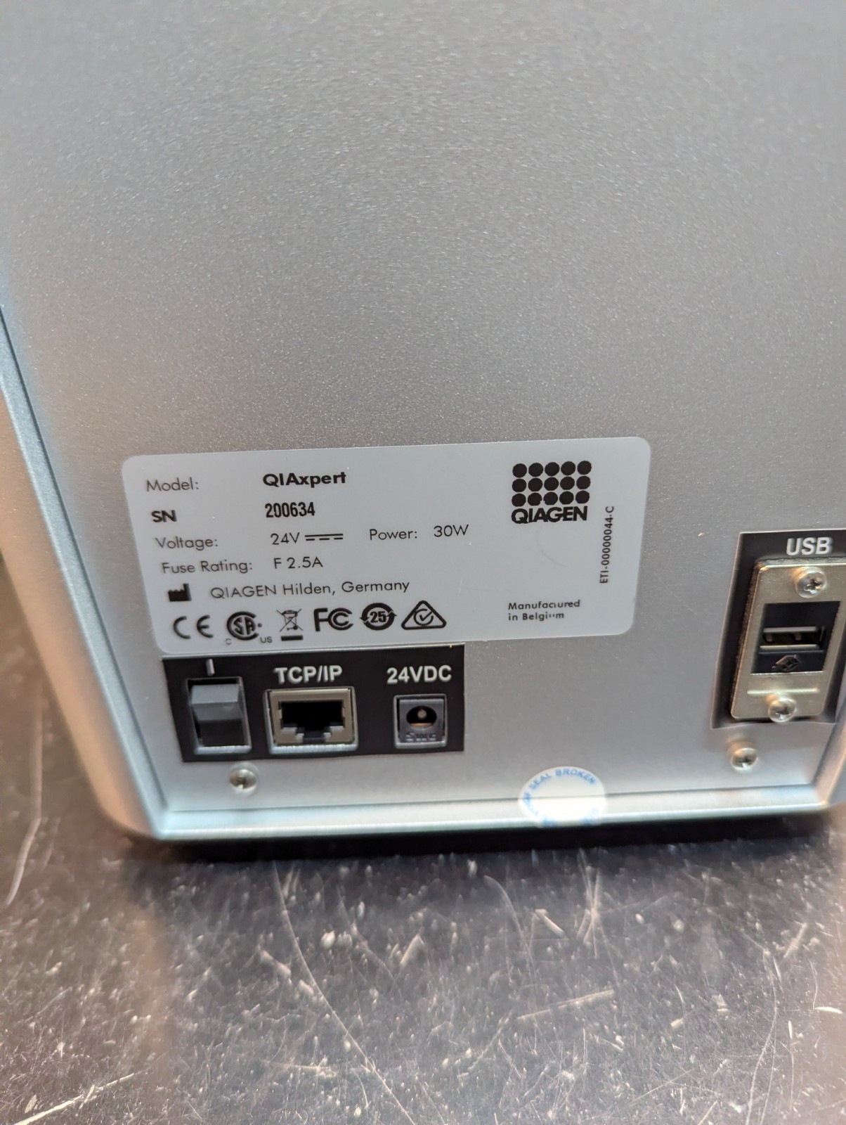 Qiagen QIAxpert Microfluidic UV/VIS Spectrophotometer RNA DNA REF 9002340