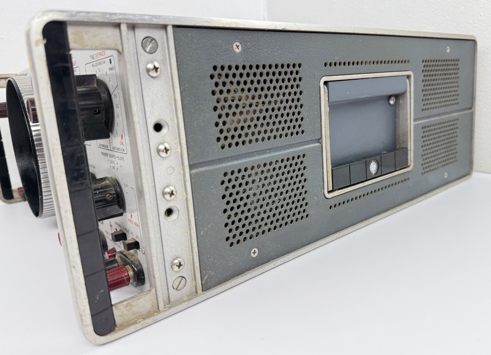 Vintage Hewlett-Packard HP Model 130C Oscilloscope Rack Mount UNTESTED READ
