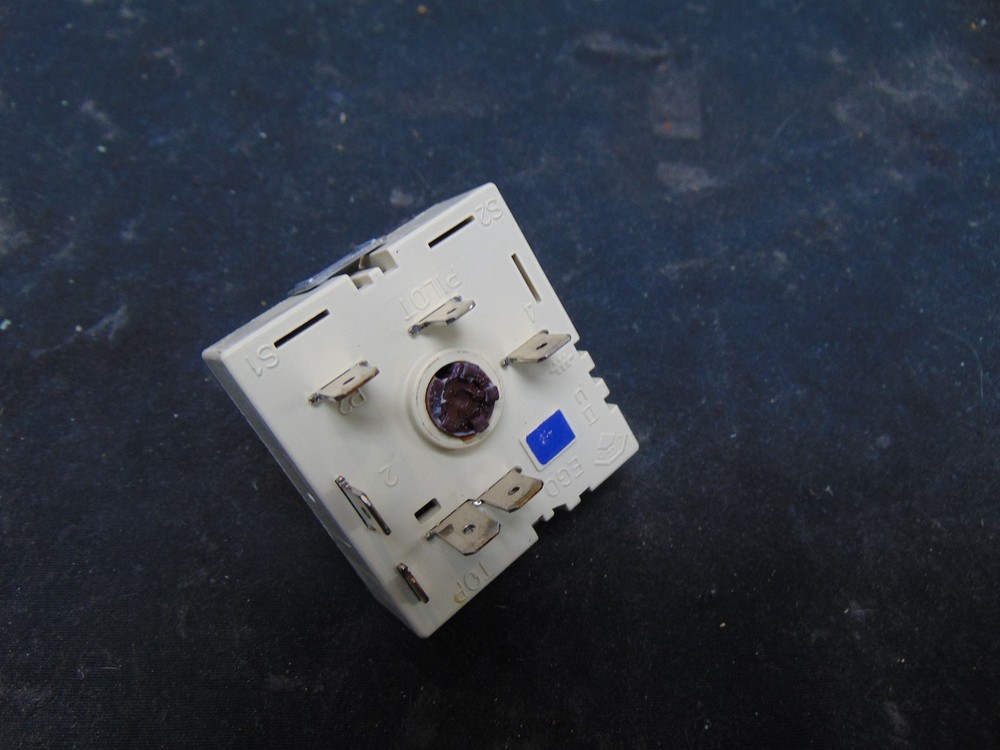 GE Electric Range JB350DF4CC Dual Surface Element Control Switch WB24T10058