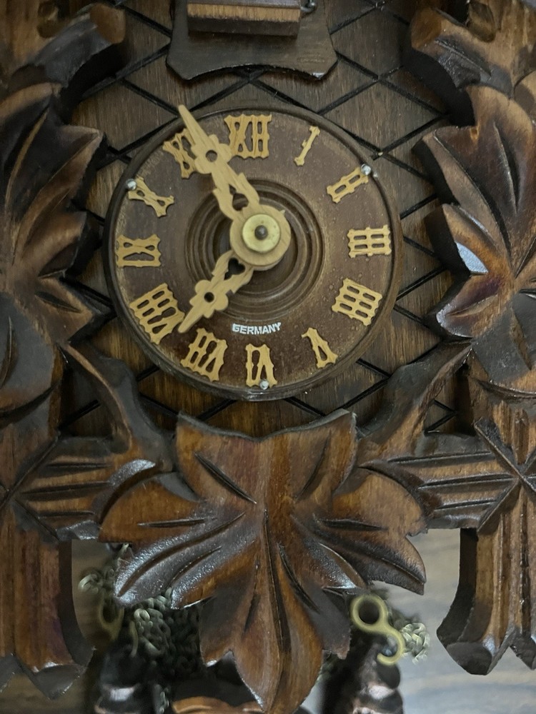 Cuckoo Clock German Black Forest working 1 Day
