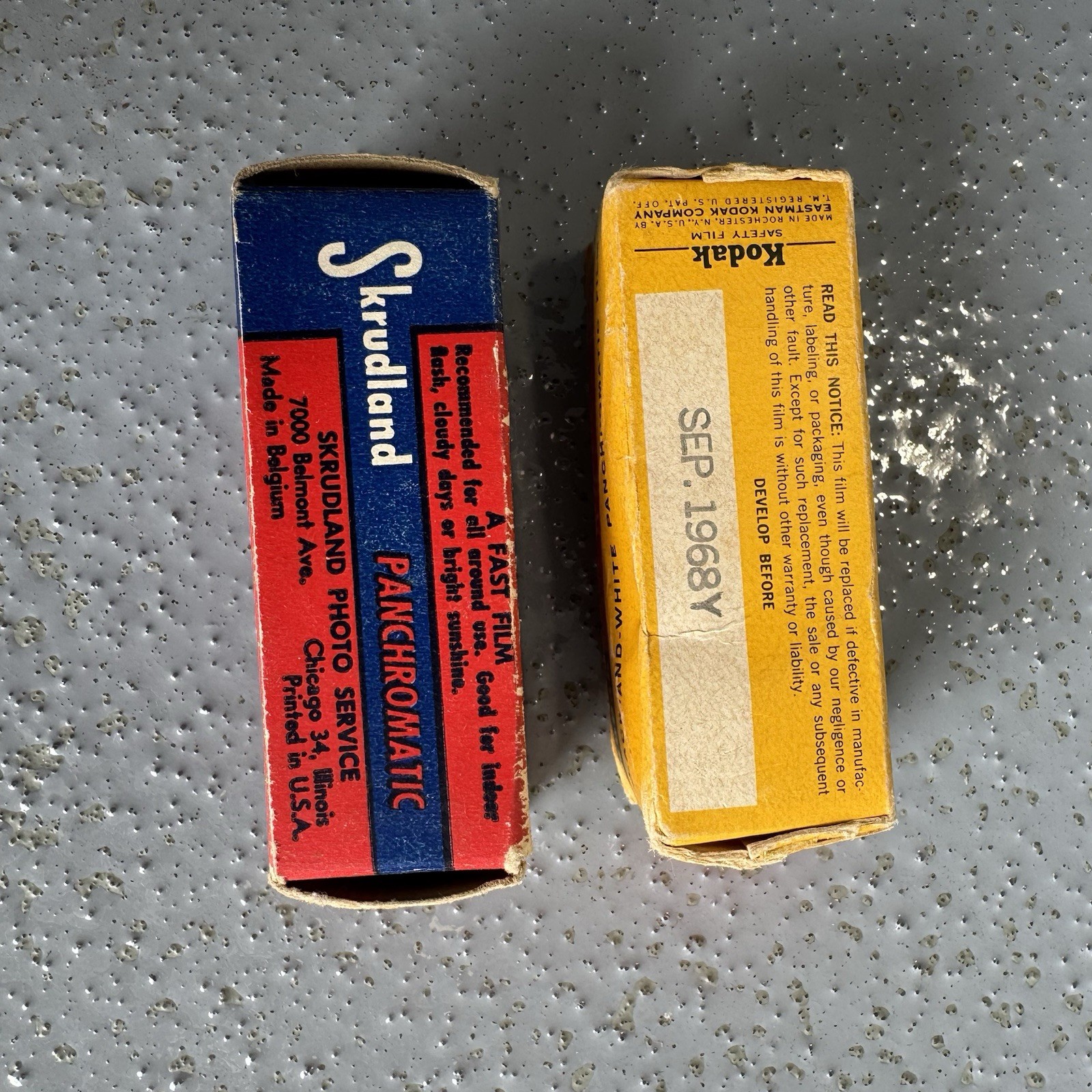 Vintage Argus Super 75 Camera Bundle, UNTESTED Leather Case, Flash, Bulbs, Film