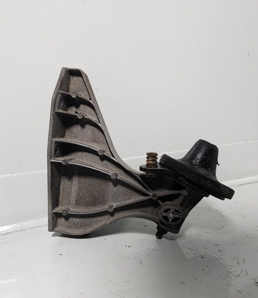 2017 Freightliner Cascadia RH Hood Rest