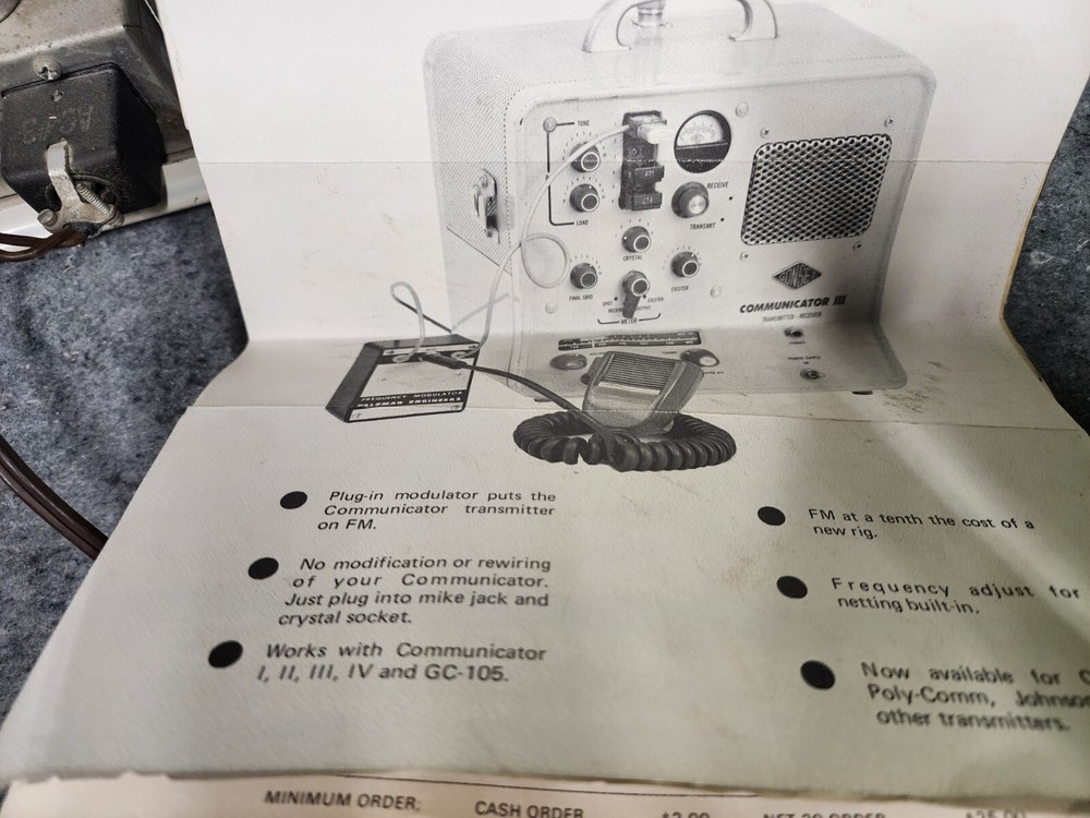 Gonset Communicator III Transmitter Receiver Ham Radio Vacuum Tube POWERS ON