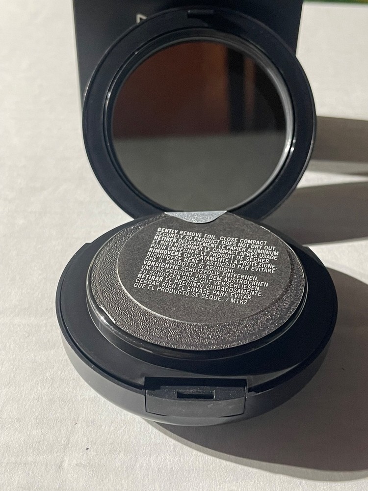 MAC Studio Tech Foundation Compact 10 g/.35 oz (Select Color)