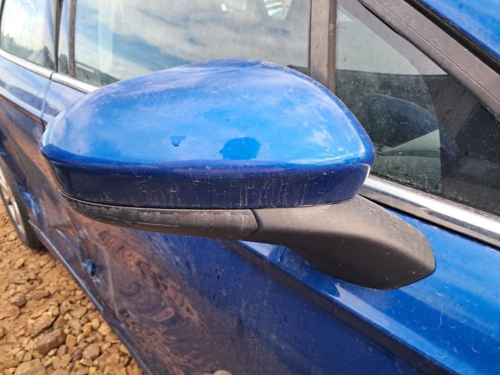 FUSION 2017 Glove Box 4818448