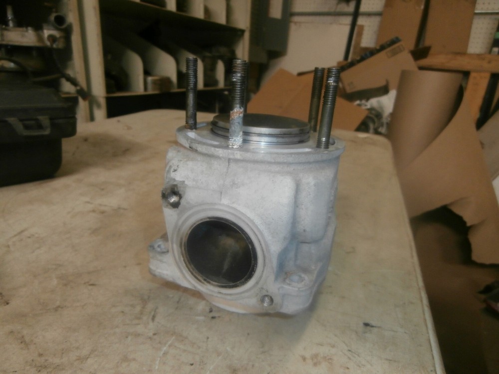 1998 V-Max 600 Tripple Cylinder and Piston