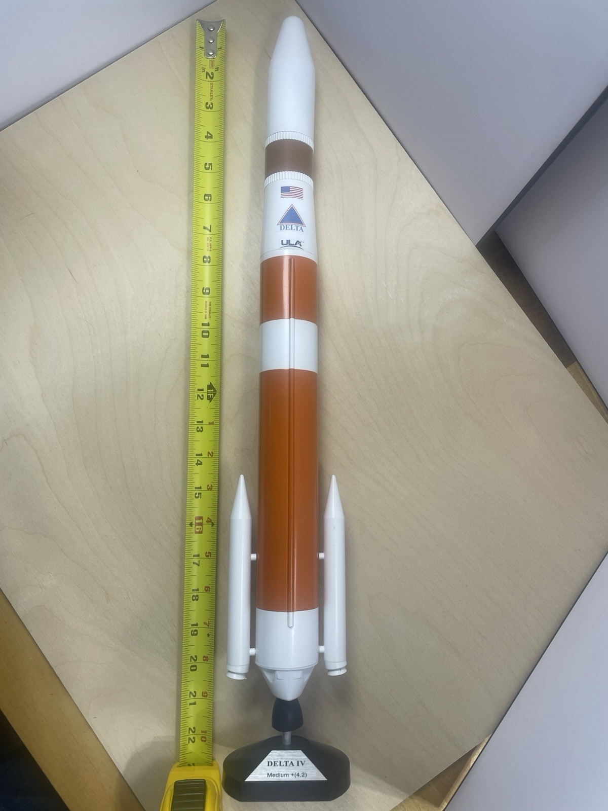 NASA ULA Delta IV Medium+ Rocket Booster Launch Vehicle Desk Top 1/120 SC Model
