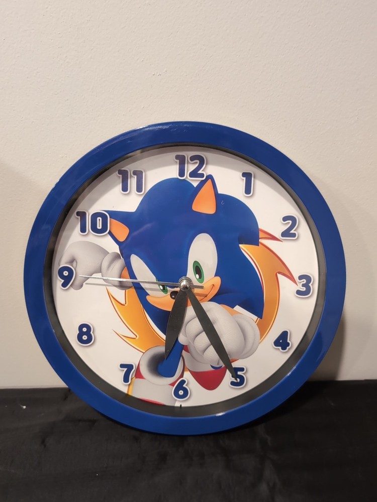 SONIC THE HEDGEHOG  9.75" Wall Clock SEGA  Analog Display