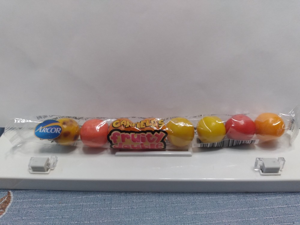 Old Gumballs One Wrapper Sealed Pack Arcor Garfield's Fruity Double Bubble