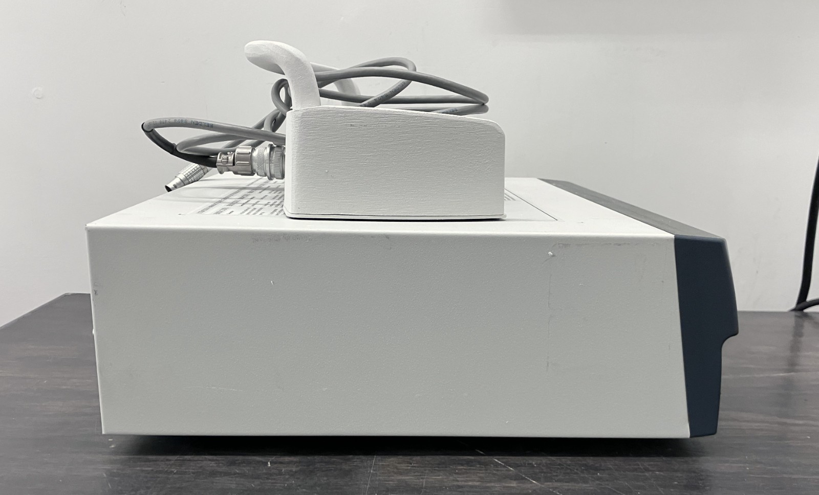 J & J GEN300 Ultrasonic Harmonic Scalpel Generator 04 w/ Footswitch & Handpiece