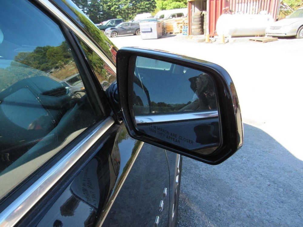 TRAVERSE 2019 Glove Box 1076809