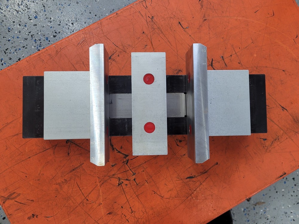 Chick Qwik Lok 4" Milling Vise with jaws