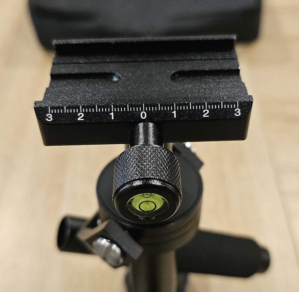 3 Axis Video/DSLR Camera Stabilizer - Adjustable - Counterweight w/ Case