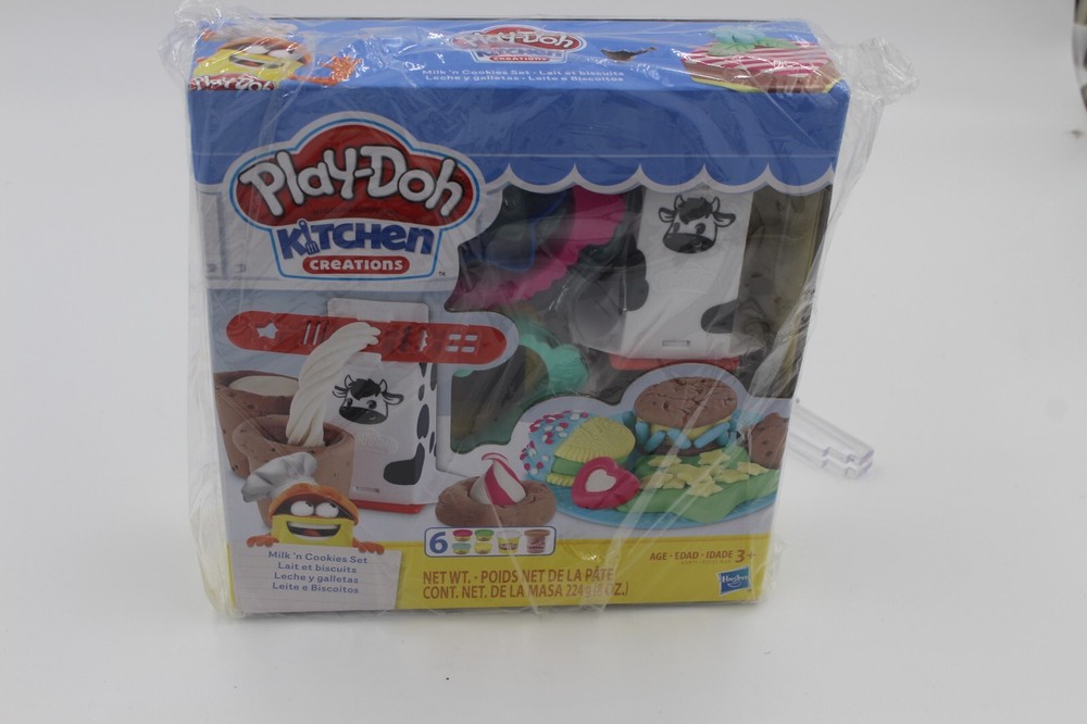 Play-Doh Kitchen Creations Milk 'n Cookies Set