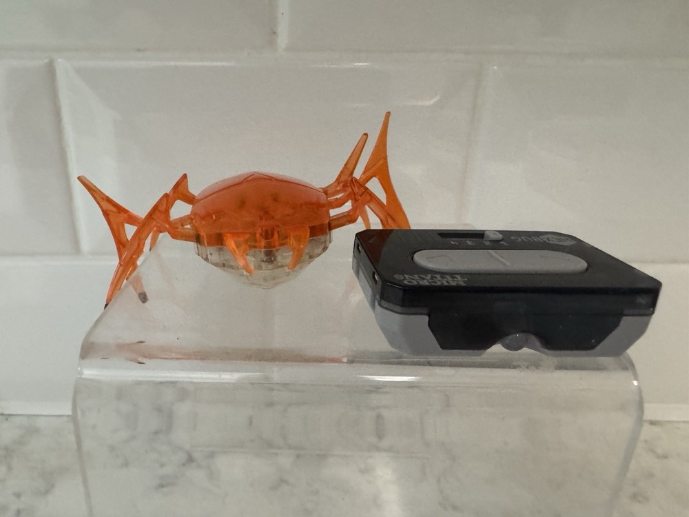 HexBug Scarab & HexBug Micro Titans Remote Control. Parts Only. Please Read