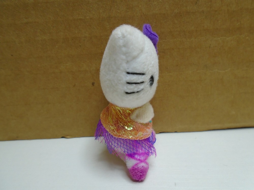 SANRIO HELLO KITTY 2.25" MINI PLUSH (MA619)