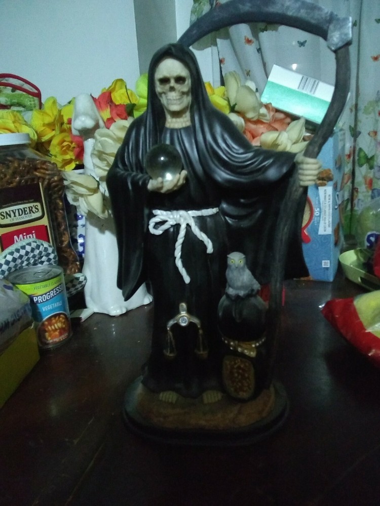 Santa Muerte statue