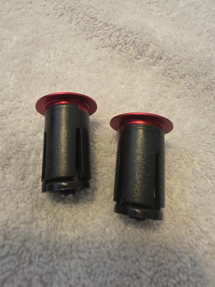 Supacaz Star Plugz Red