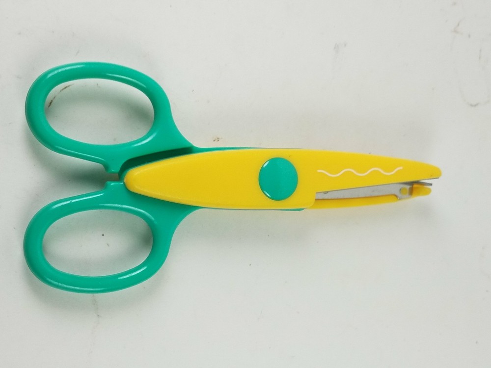 Wave Lace Edge Craft Scissors