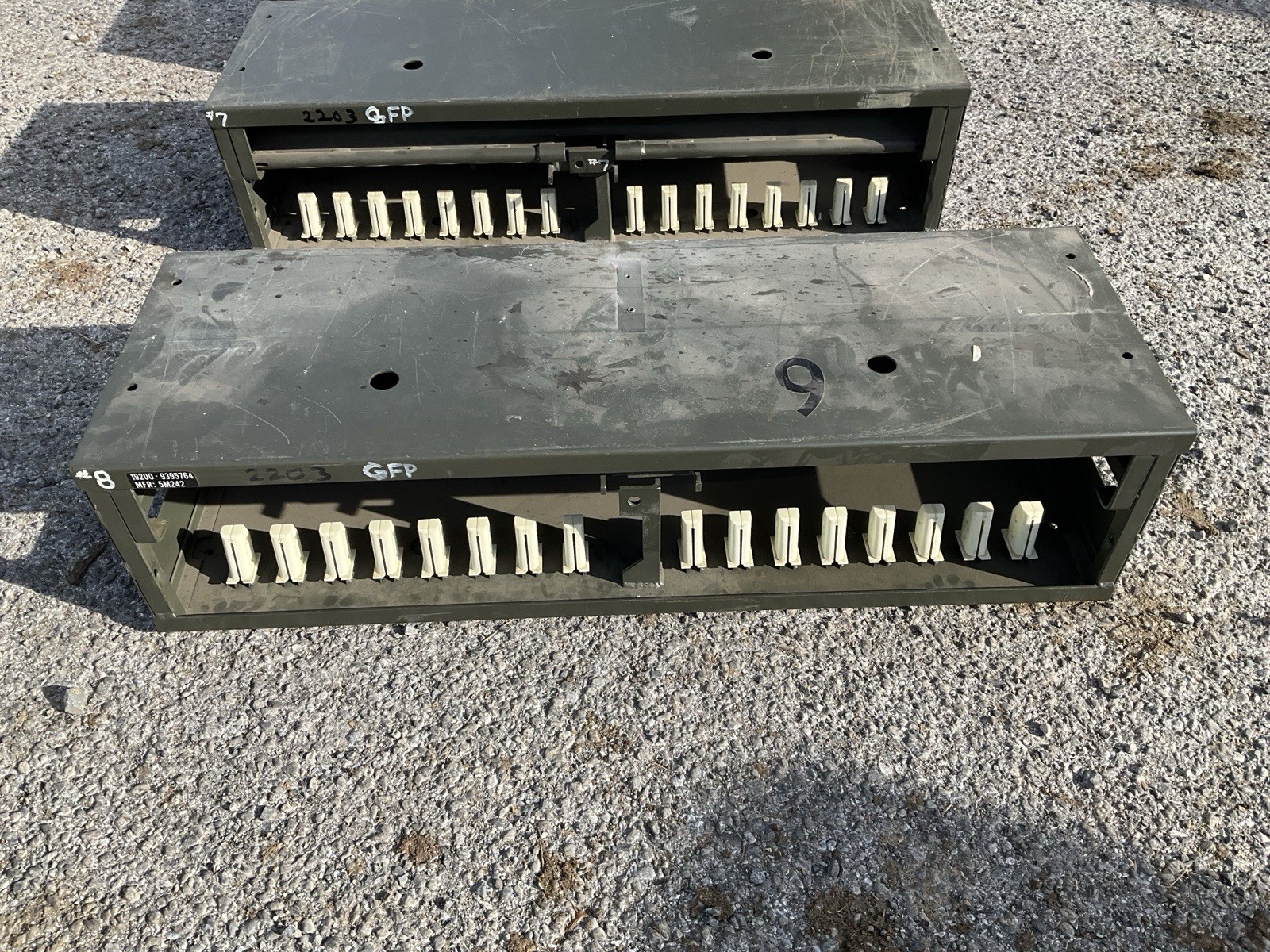 US Military Lockable Small Arms Handgun Storage Rack For 16 Pistols