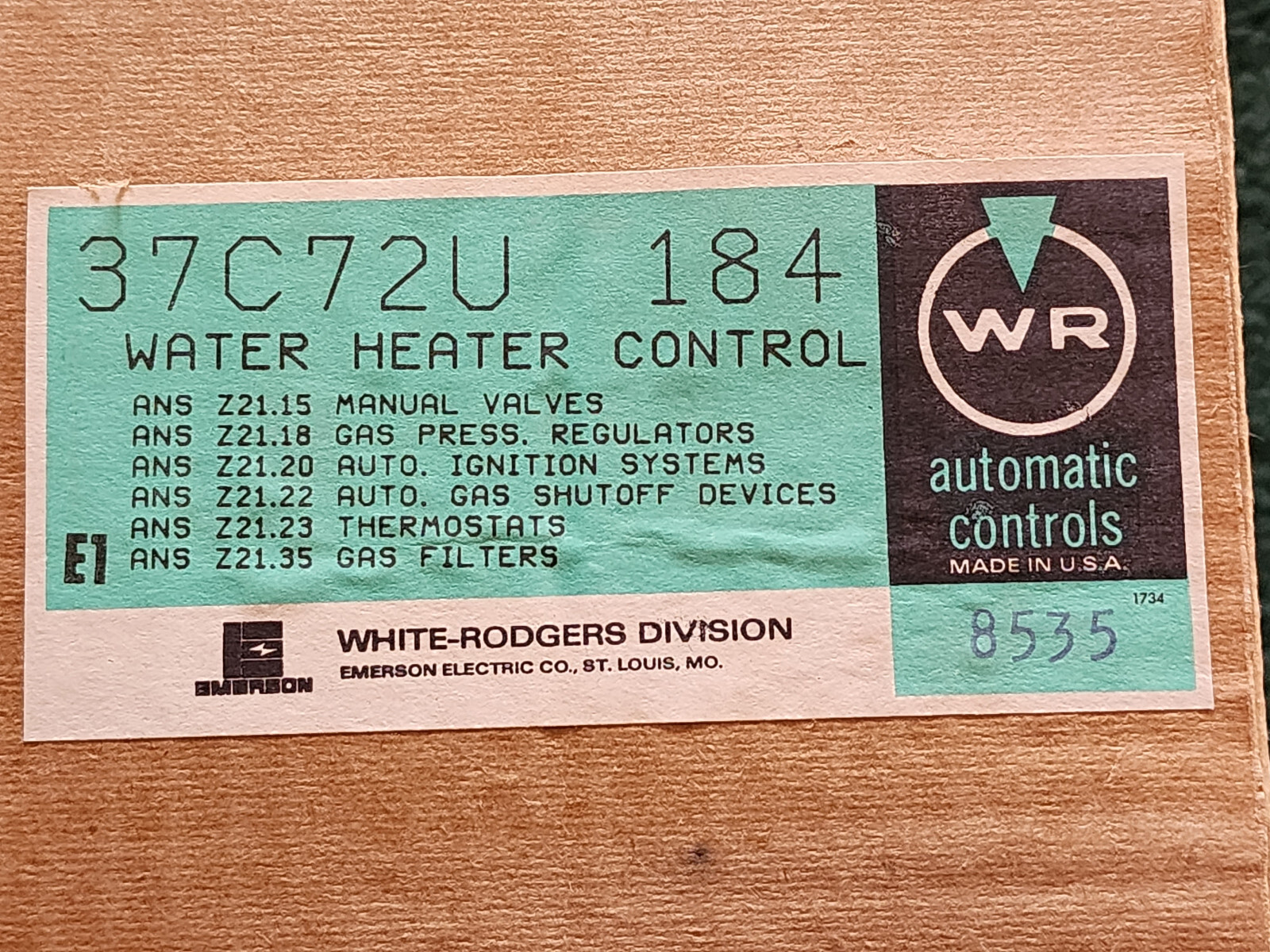NOS New in box replacement White Rodgers Water Heater LP Gas Valve 37C72U-184