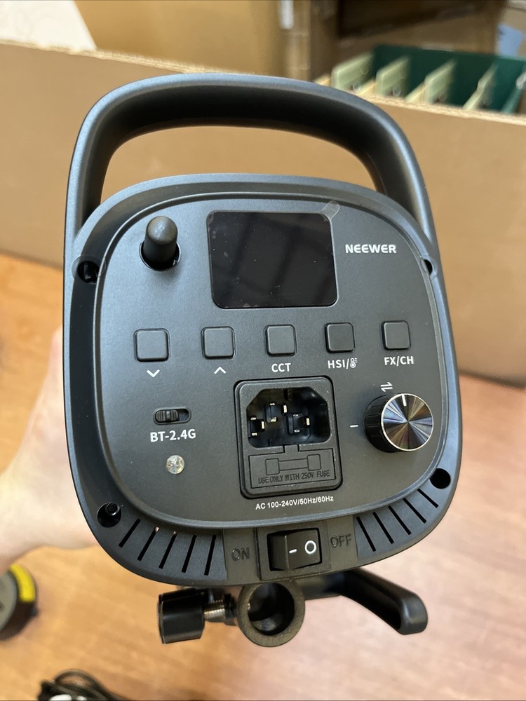 NEEWER CB60 RGB Video Light