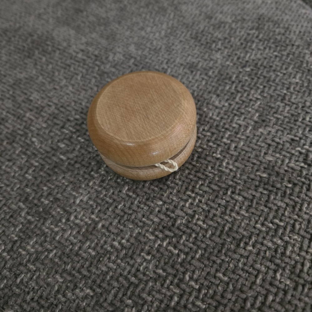 7 Wooden Yoyo's