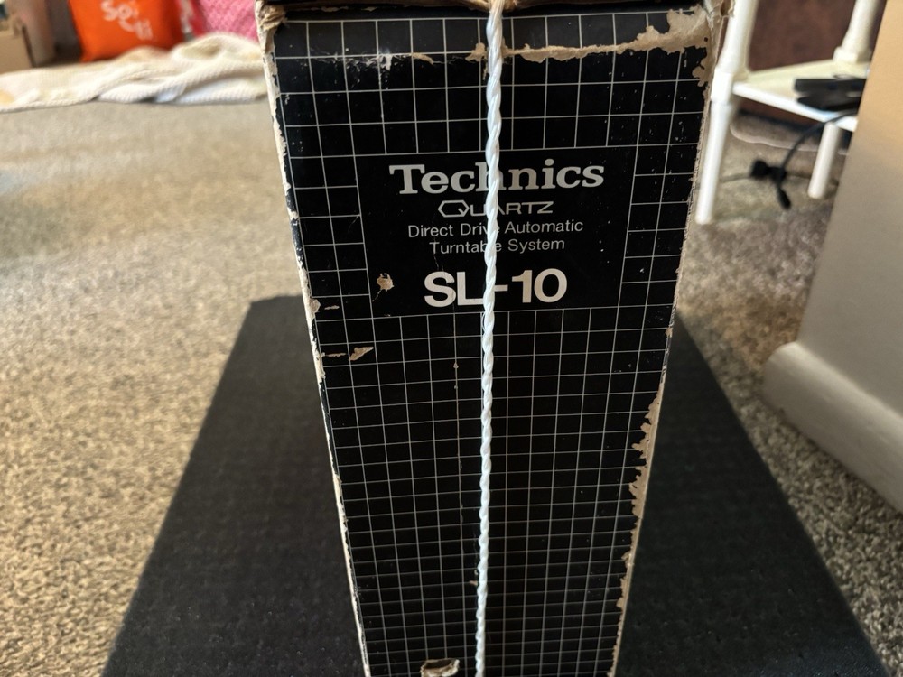 TechnicsSL-10 Quartz Direct Drive Linear Tracking Turntable NEWOLDSTOCK Unopened