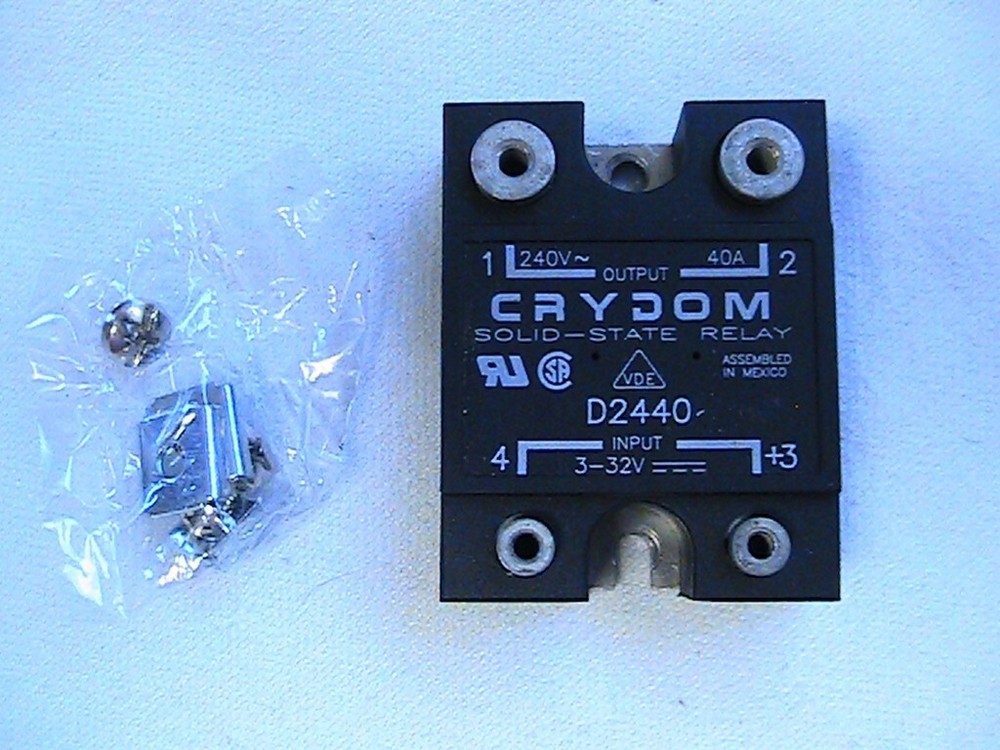 1 NEW CRYDOM SOLID STATE RELAY D2440 3-32 VOLT INPUT 240 VOLT 40 AMP OUTPUT