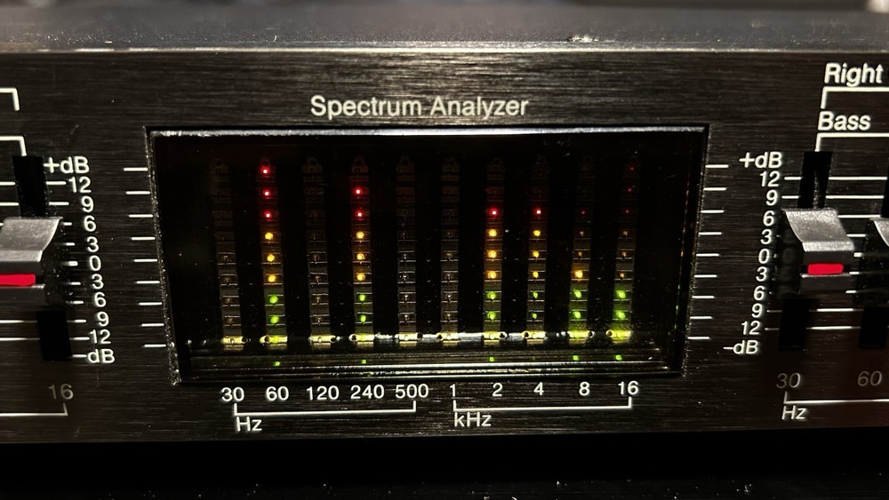 AUDIOSOURCE EQ EIGHT EQUALIZER
