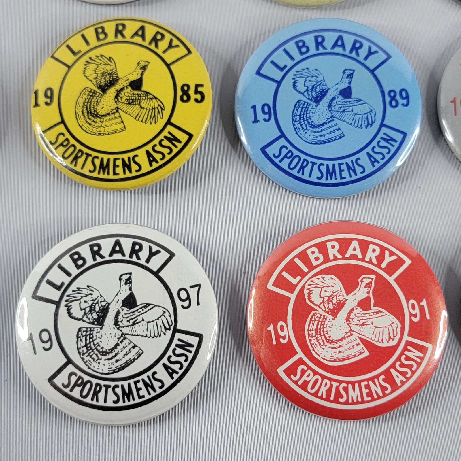 Pennsylvania Fishing License Button Pin 1974-98 Library Sportsmans Assoc Lot x17