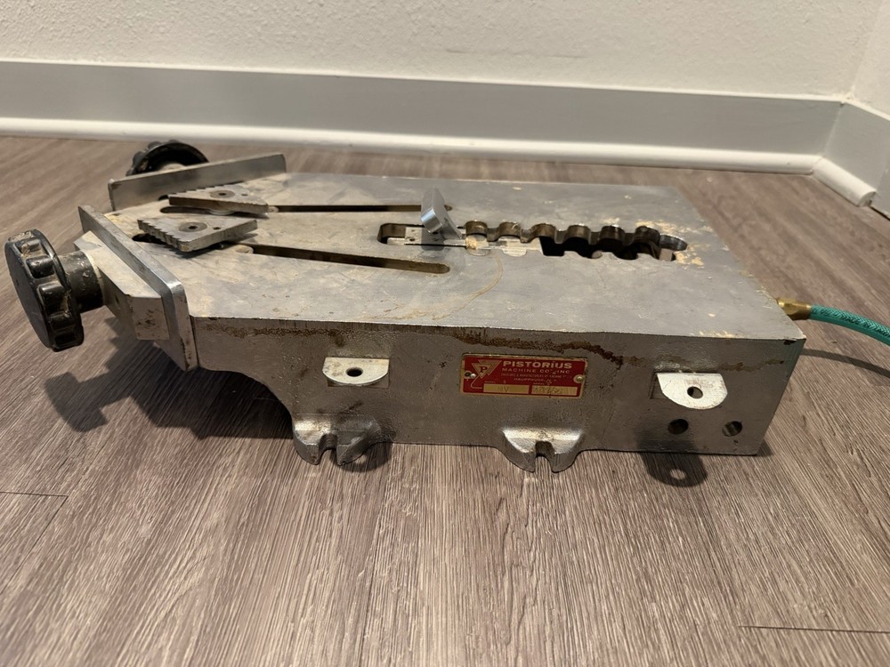 PISTORIUS MV Pneumatic Miter Vise - Untested