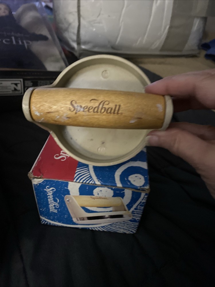 Speedball Art Baren 2012 Preowned W/ Roller Handle