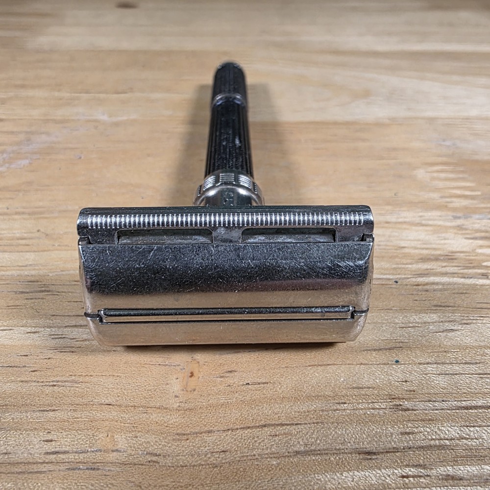 Vintage Gillette Adjustable Black Handle Safety Razor, Code O-2