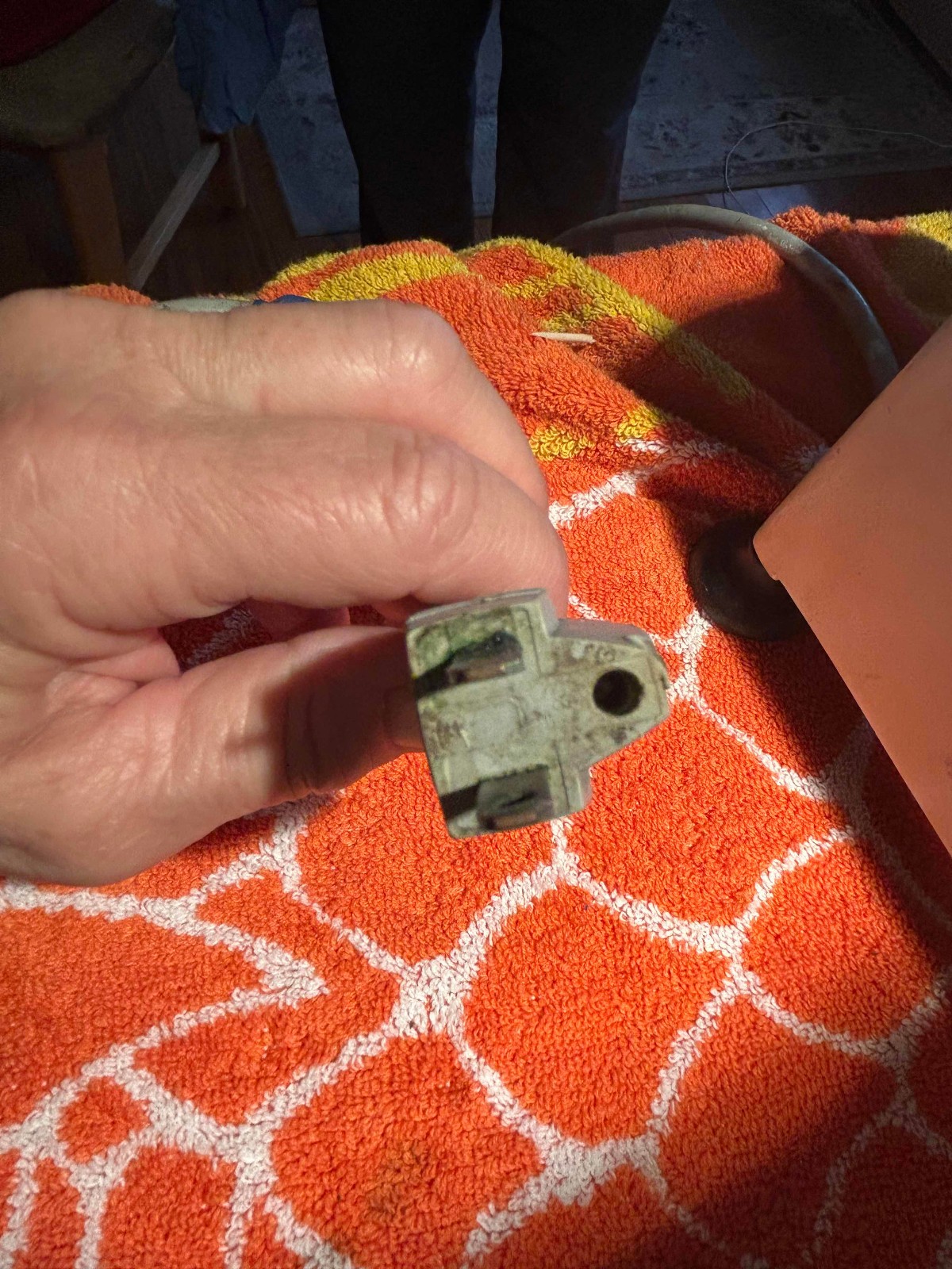 Globe C1620 Commercial Meat Slicer w. Built-in Sharpener