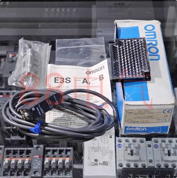1Pcs New OMRON sensor E3S-AR61