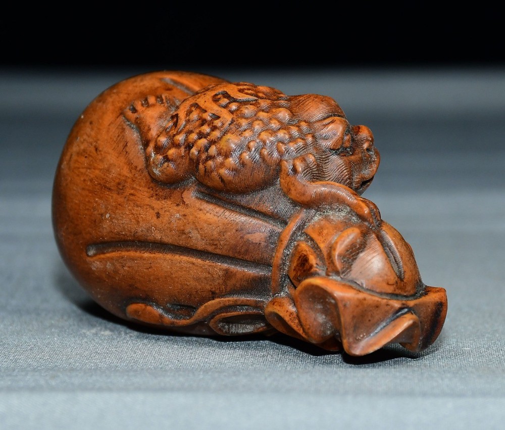 Exquisite Small Leaf Boxwood Golden Toad Handle